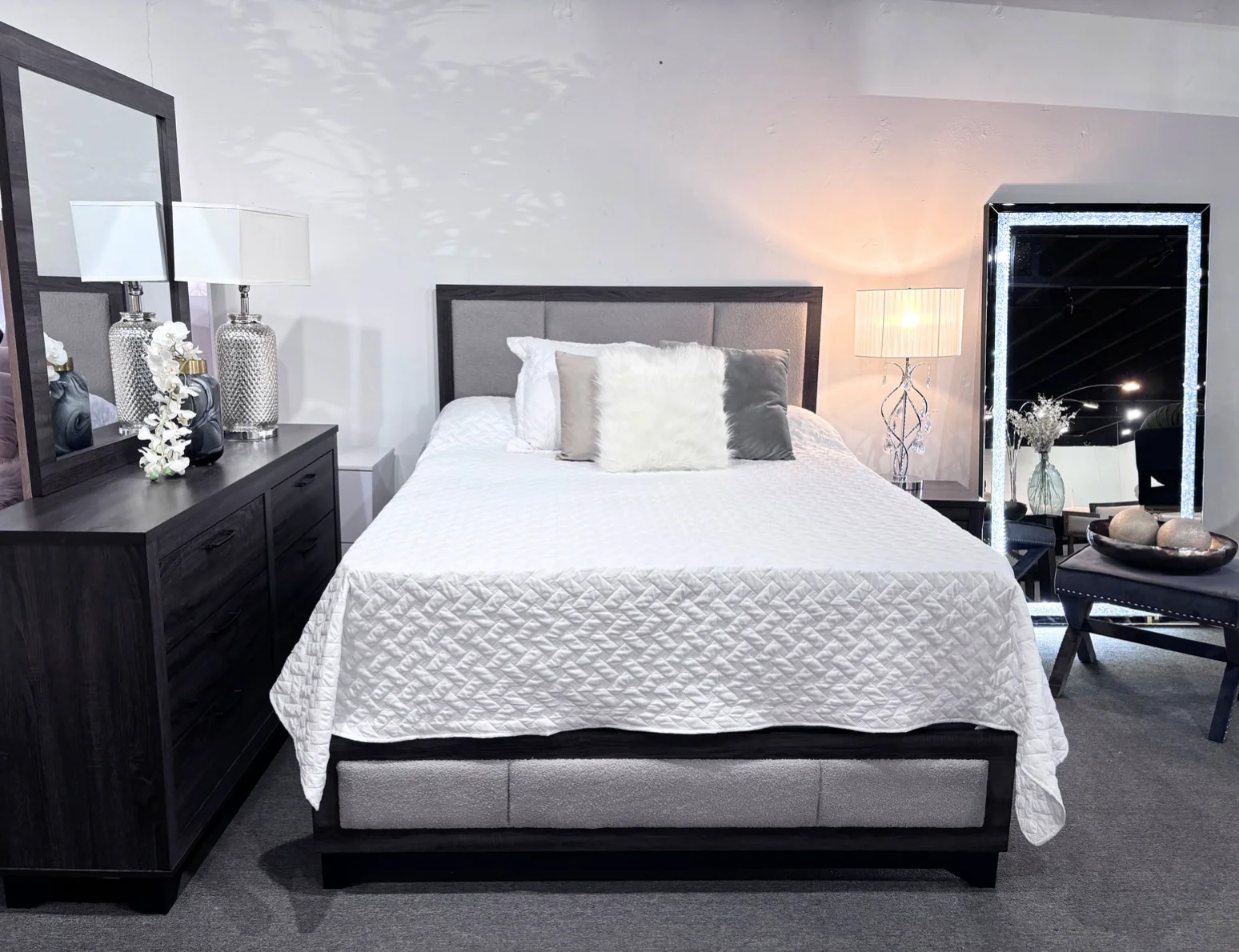 Modern Gray Upholstered Queen Bedroom Set  4 Piece - Image 3