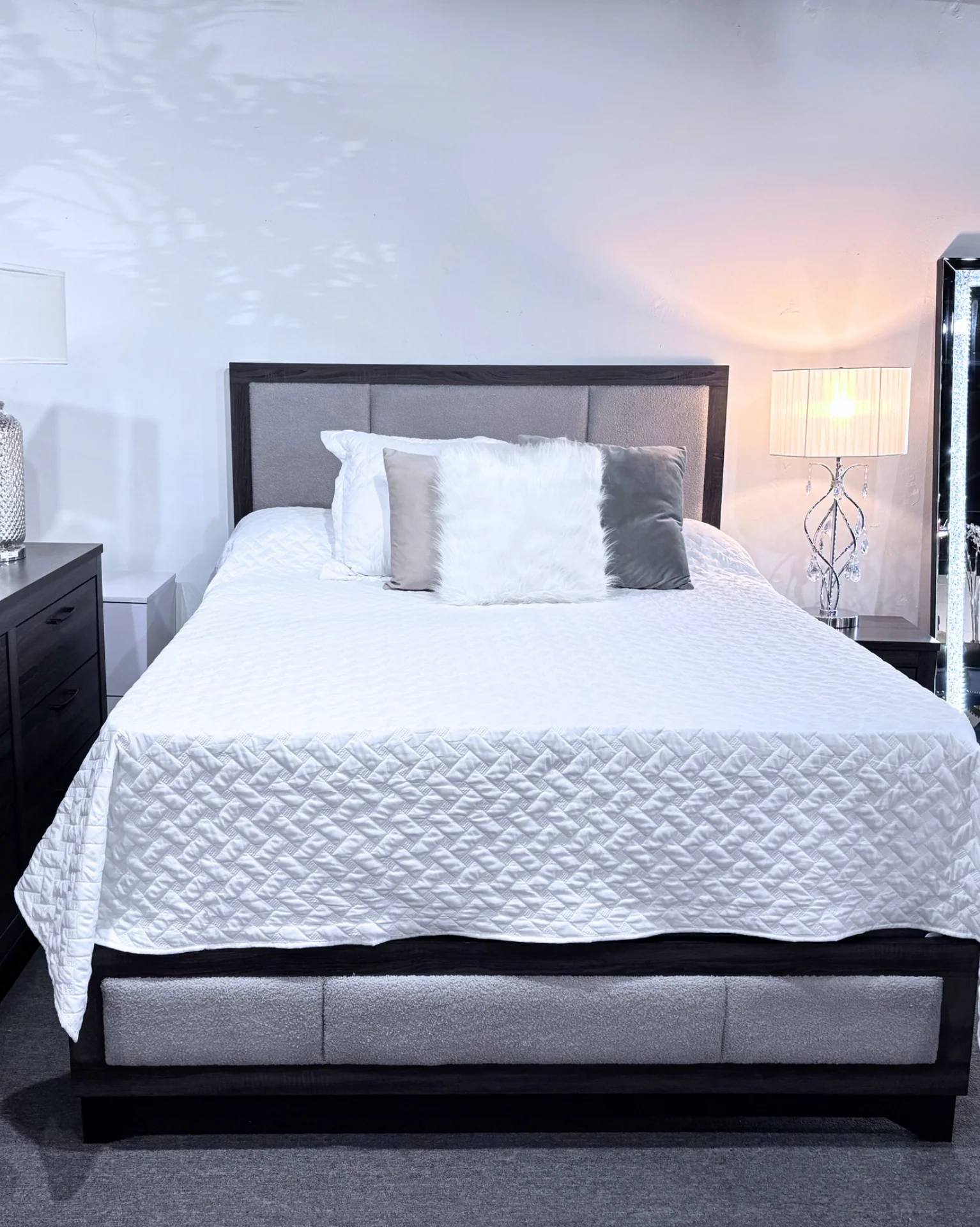 Modern Gray Upholstered Queen Bedroom Set  4 Piece - Image 4