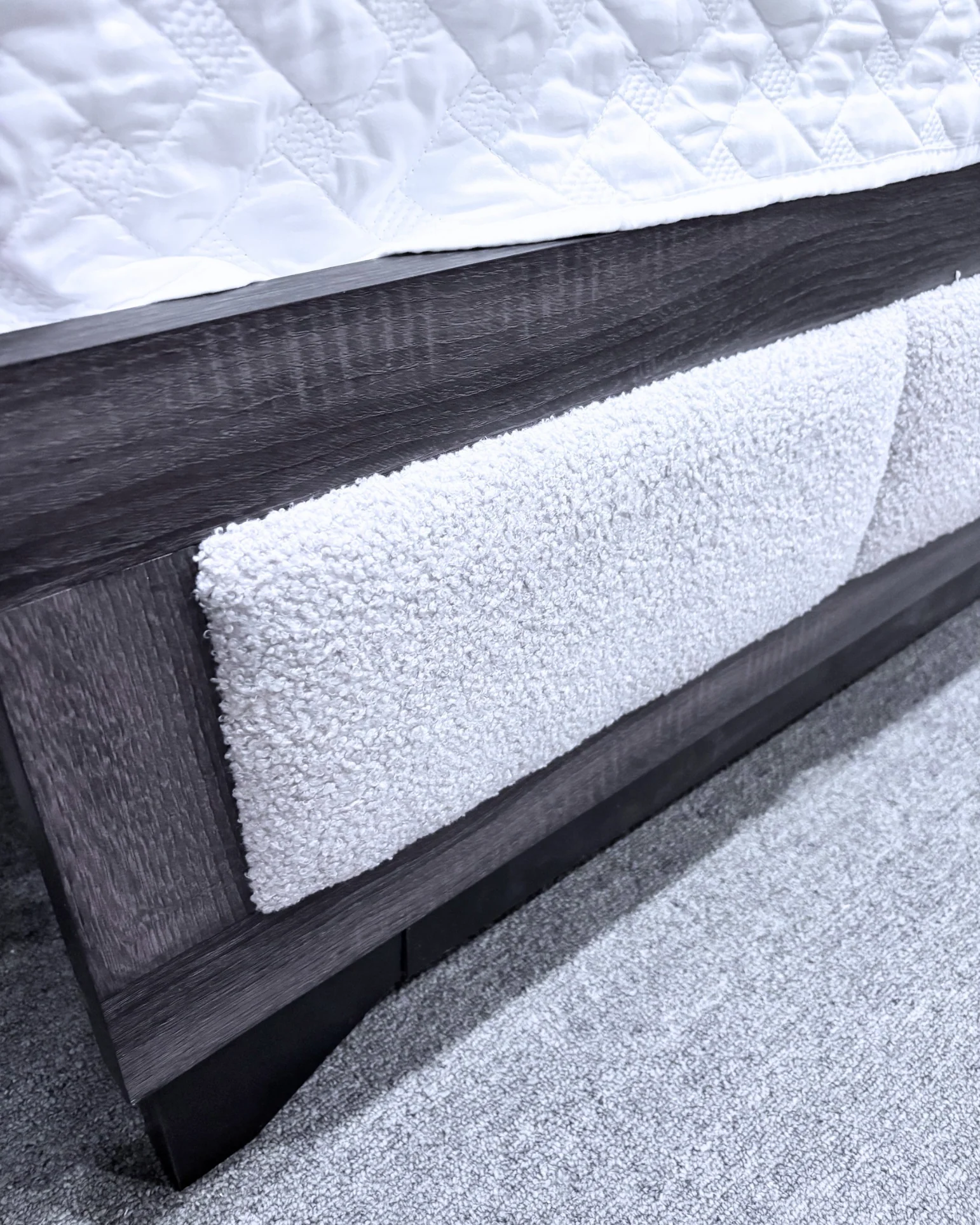 Modern Gray Upholstered Queen Bedroom Set  4 Piece - Image 5